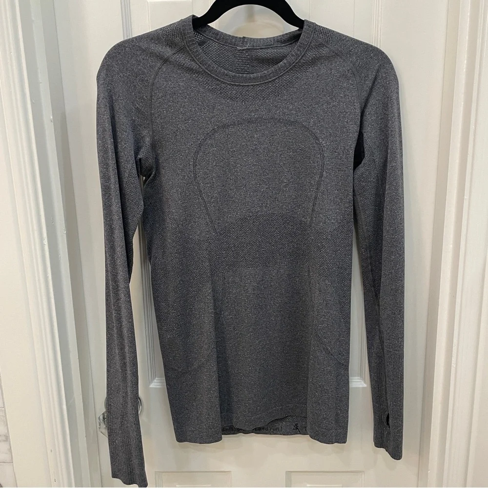 Lululemon Athletica Swiftly Fitted Long Sleeve Gray Top Size 6